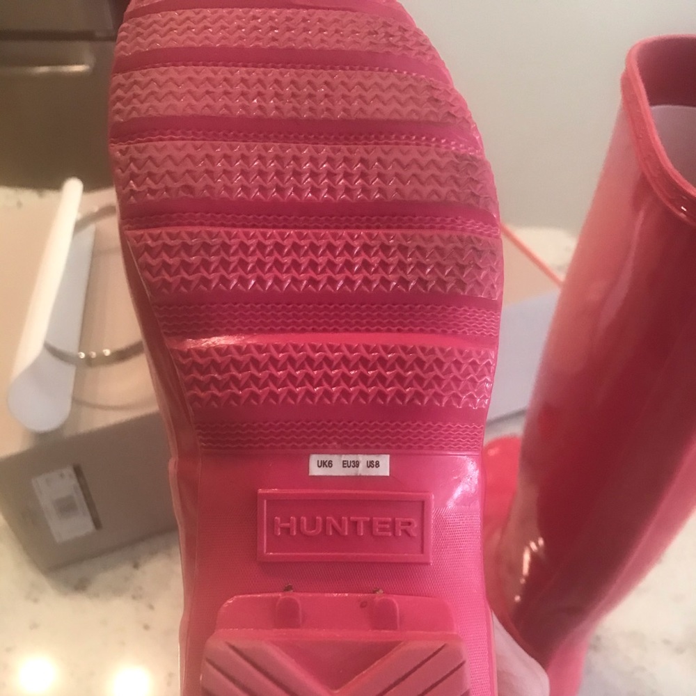 ❌❌ SOLD ❌❌ HUNTER TALL GLOSS RAIN/SNOW BOOTS - Picture 6 of 8